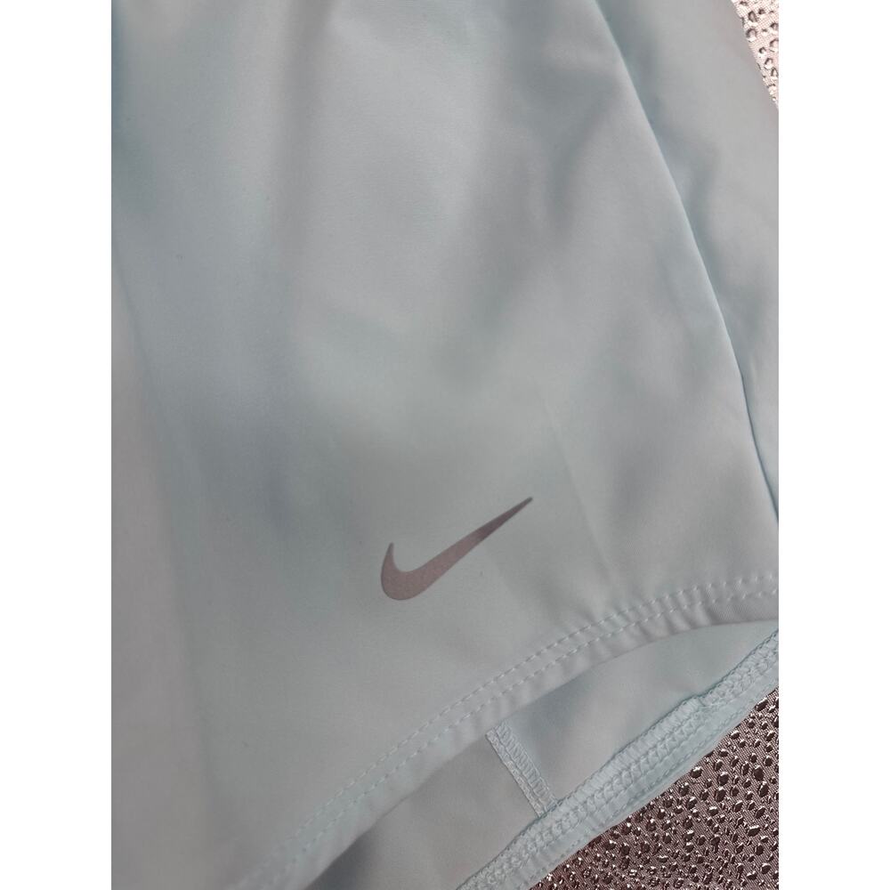 Women's Nike Training Shorts Glacier Blue Small - Picture 5 of 5